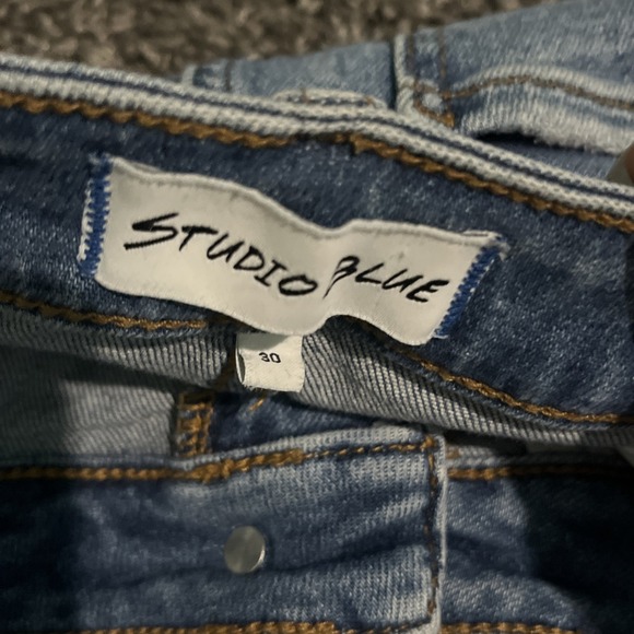 Studio Blue Jeans Distressed Rolled Cuff‎  Stretch Size 30 - Picture 9 of 12